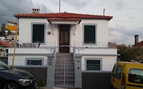 Bus Stop House 84